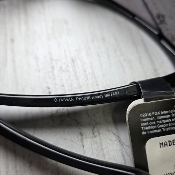 NWT Foster Grant Black Sport Sunglasses - Picture 6 of 7